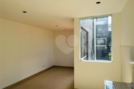 Apartamento à venda com 1 quarto em Vila Mazzei, São Paulo, SP