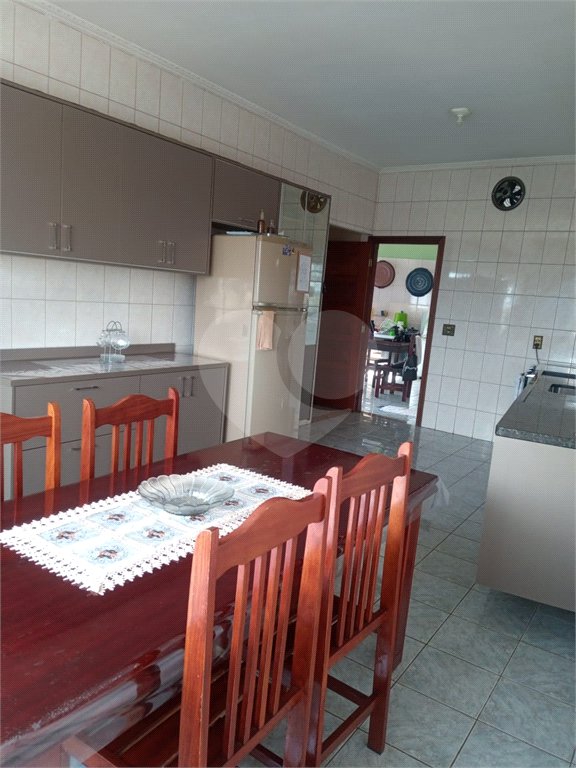 Sobrado à venda com 5 quartos em Jardim Itapuã, Sorocaba, SP
