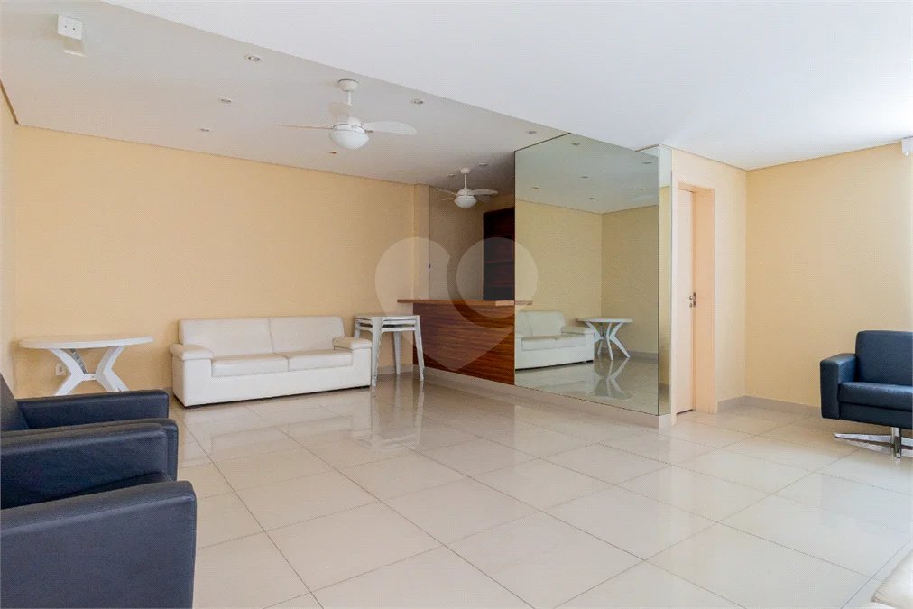 **Apartamento reformado em Higienópolis | 75 m² | 2 dormitórios | 2 banheiros | 1 vaga**
