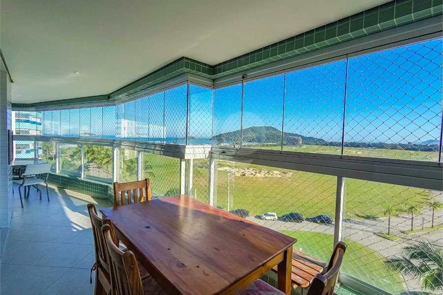 Apartamento à venda com 3 quartos, sendo 2 suítes, em Riviera de São Lourenço, Bertioga, SP