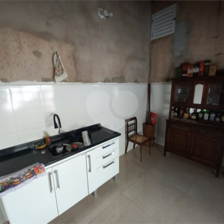 Casa térrea com 2 dormitórios.