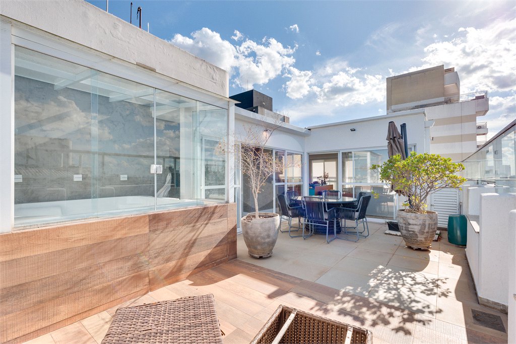 Cobertura duplex com 3 quartos a Venda e locação no Alto Boa Vista, São Paulo - SP