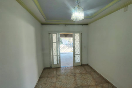 Casa ampla com 3 Quartos e 1 Suíte