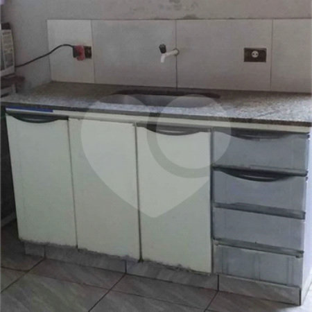 Casa térrea em Araraquara/SP.