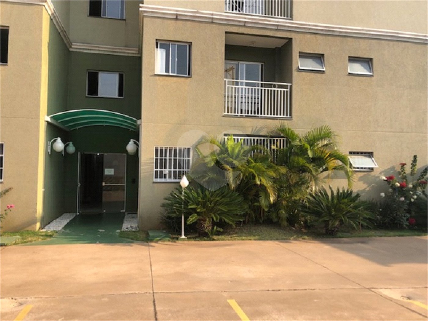 Apartamento de 2 dormitórios (1 suíte) próximo a Rodoviária