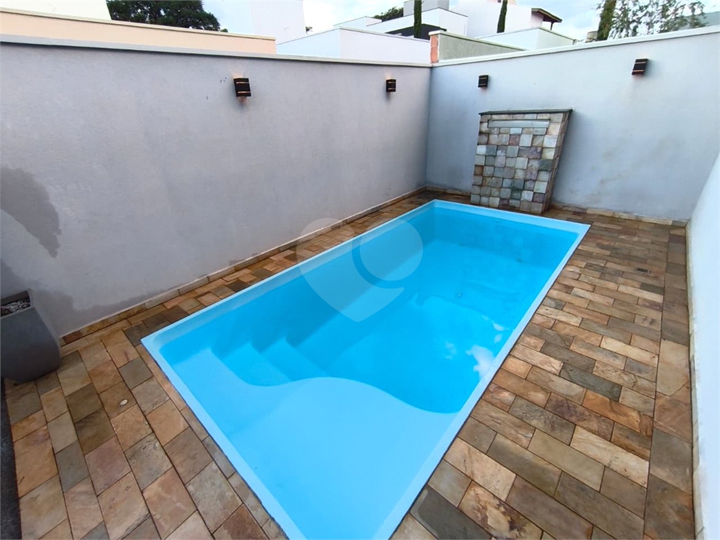 Casa 3 quartos 3 suítes Faixa Azul com piscina aquecida