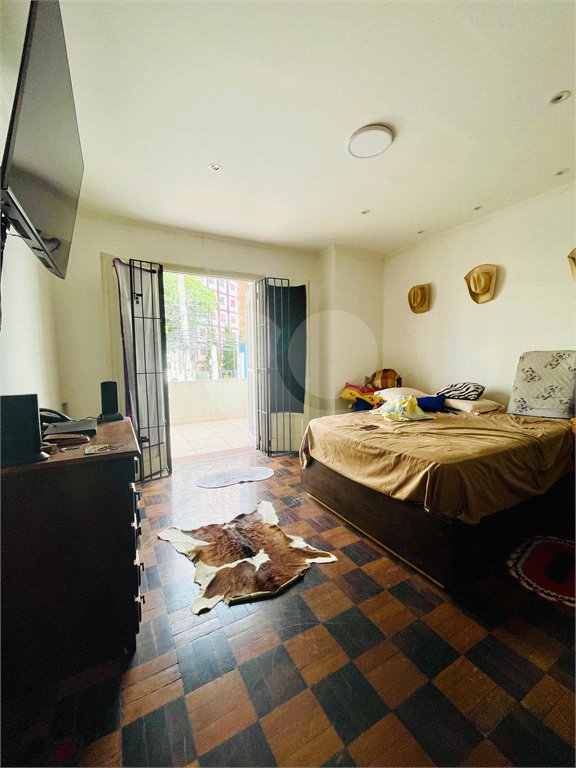 Linda casa com 600 m² e 6 vagas de garagem à venda próximo ao metrô Ana Rosa!!