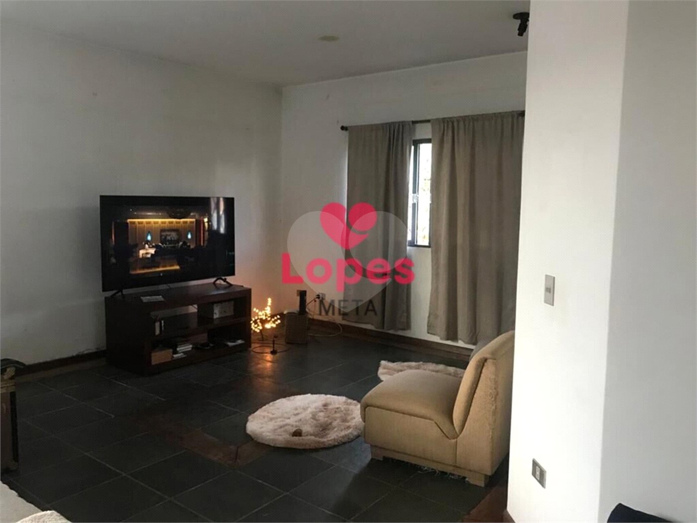 Excelente Casa a Venda no Bairro Jardim Esplanada, 3 dormitórios, sendo 2 suites São José do Campos