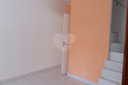 Casa com 125m² , 2 dormitórios , 2 vagas , à venda no Jardim Las Vegas em Santo André.
