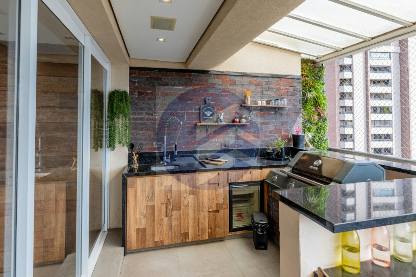 Duplex à venda com 3 quartos, sendo 3 suítes, em Vila Suzana 287m²