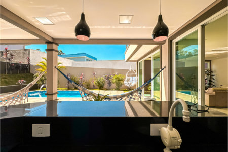 Sobrado à venda em Itupeva – 421,80 m² de terreno – 254,28 m² de área construída – 3 dormitórios – 4 banheiros – 4 vagas de garagem
