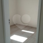 Apartamento no Condomínio Monte Azul.