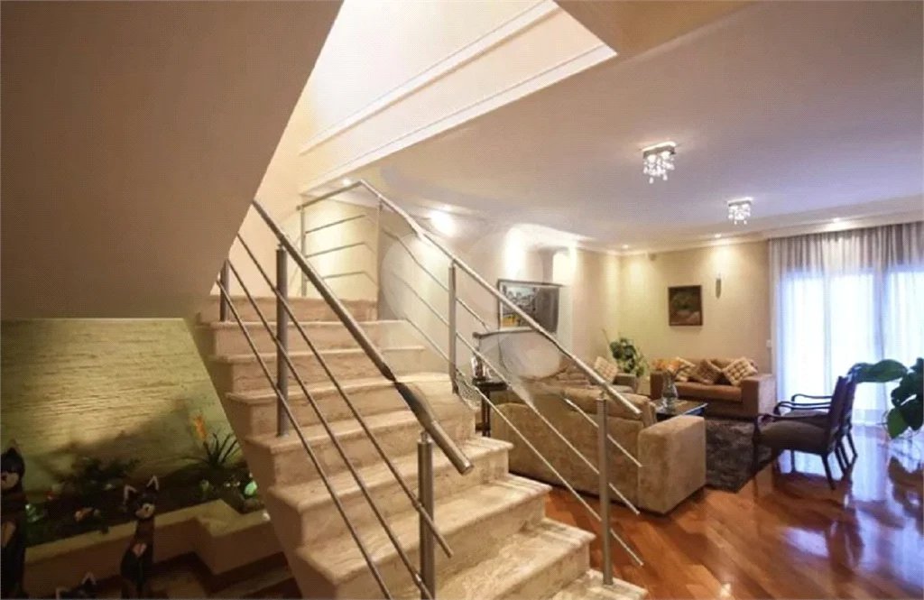 Casa à venda com 5 suítes em Jardim Londrina, São Paulo, SP