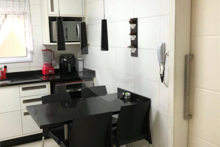 Casa à venda com 4 quartos, sendo 2 suítes, no condomínio Sunríse, São Paulo - SP