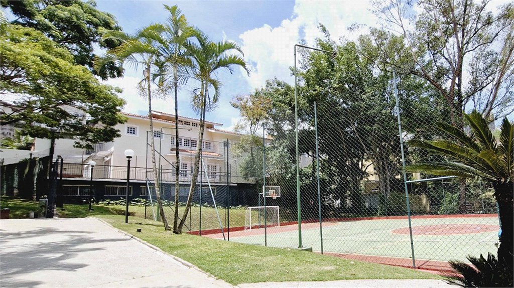 Casa à venda com 4 suítes no condomínio Jardim Vitória Régia, São Paulo - SP