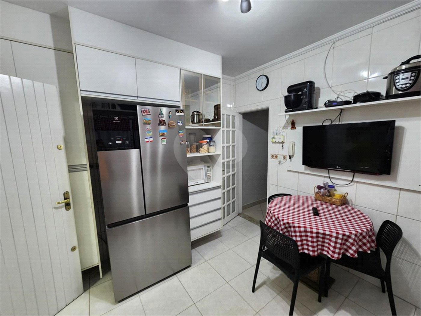 Sobrado à venda com 3 quartos, sendo 1 suíte,  em Jardim Ana Maria, São Paulo, SP