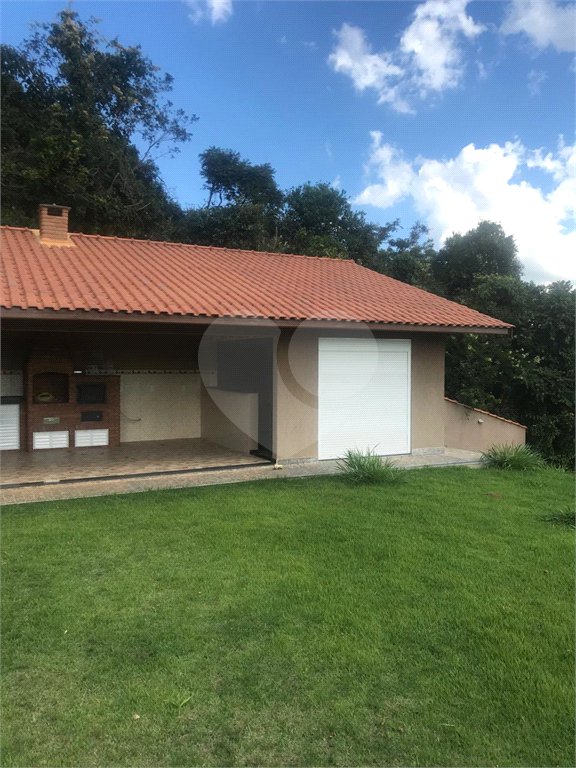 Casa à venda com 3 quartos, sendo 1 suíte,  no condomínio Marf II, Bom Jesus dos Perdões - SP