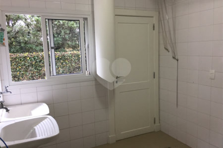 Casa à venda com 4 quartos, sendo 2 suítes, no condomínio Residencial Morumbi, São Paulo - SP