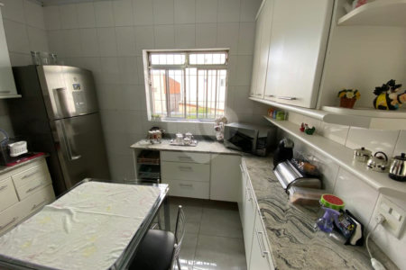 Casa Térrea à venda com 4 quartos em Vila Mazzei, São Paulo, SP