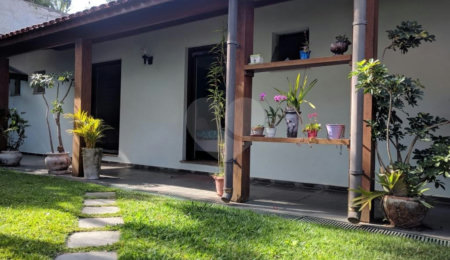 Sobrado à venda ou para alugar com 5 quartos, sendo 3 suítes,  em Jardim Marajoara, São Paulo, SP