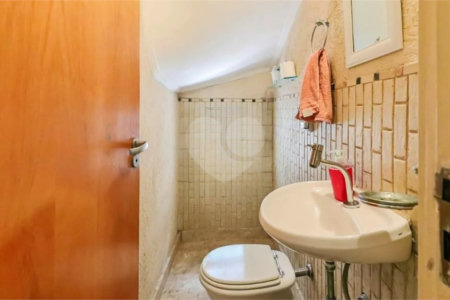 Sobrado à venda com 3 quartos, sendo 1 suíte, em Jardim Centenário, São Paulo, SP