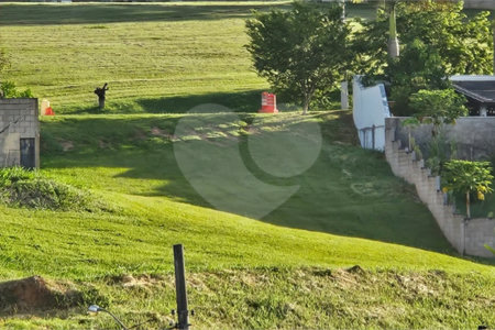Terreno à venda com 1 suíte no condomínio Santa Teresa 1, Vinhedo - SP