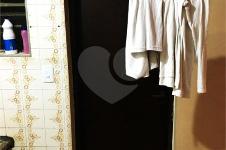 Sobrado à venda com 4 quartos, sendo 1 suíte,  em Vila Gomes, São Paulo, SP