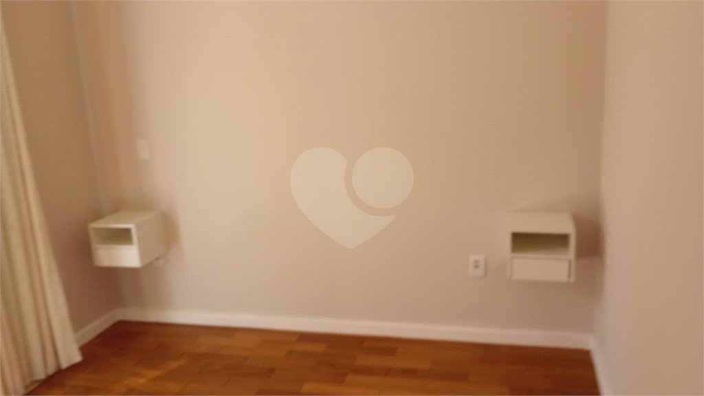 Casa à venda com 3 suítes no condomínio Picollo, Louveira - SP