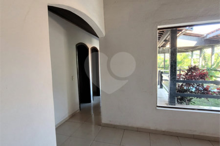 Casa à venda com 4 quartos, sendo 2 suítes, em Ferradura, Armação dos Búzios, RJ