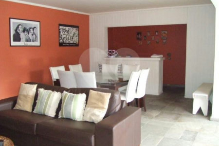 Casa Térrea à venda com 3 suítes em Jardim Petrópolis, São Paulo, SP