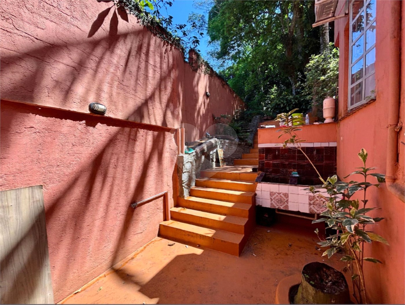 Casa à venda com 4 quartos, sendo 1 suíte, em Lagoa, Rio de Janeiro, RJ