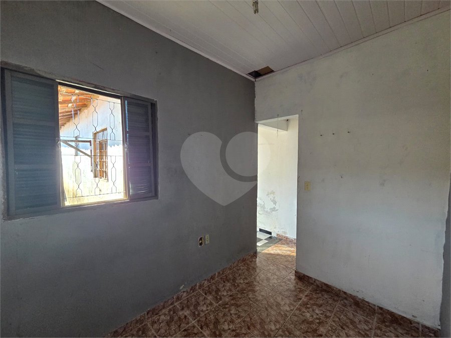 Casa à venda com 2 quartos em Jardim Vieira de Moraes, Itapetininga, SP