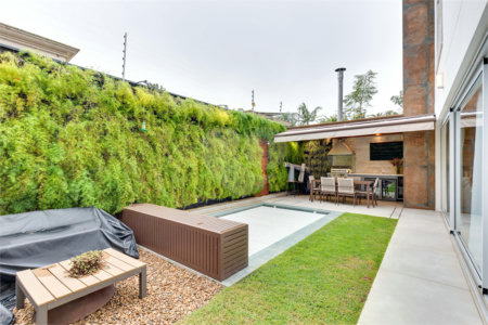 Casa à venda com 4 suítes no condomínio Jardim Flora, São Paulo - SP
