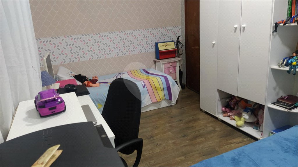 Sobrado à venda com 3 quartos, sendo 1 suíte, em Jardim Tabatinga, Guarulhos, SP