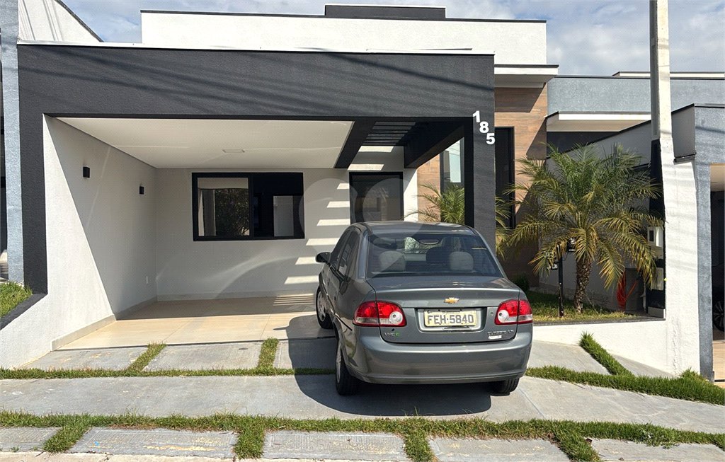 Casa à venda com 3 quartos, sendo 1 suíte, no condomínio Vila Paraty, Indaiatuba - SP