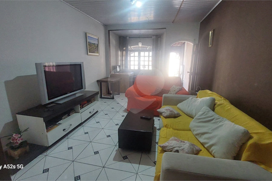 Casa à venda com 3 quartos, sendo 2 suítes, em Moinho, Mairiporã, SP