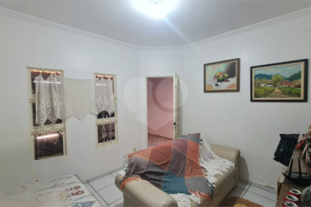 Casa à venda com 3 quartos, sendo 1 suíte, em Vila Carolina, Itapetininga, SP