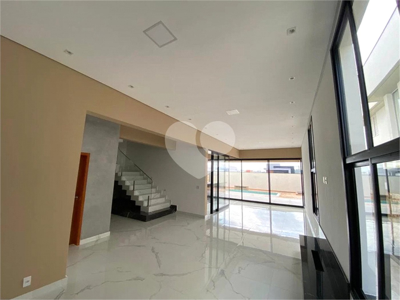 Casa à venda com 3 quartos, sendo 2 suítes, no condomínio Chacara Ondina, Sorocaba - SP