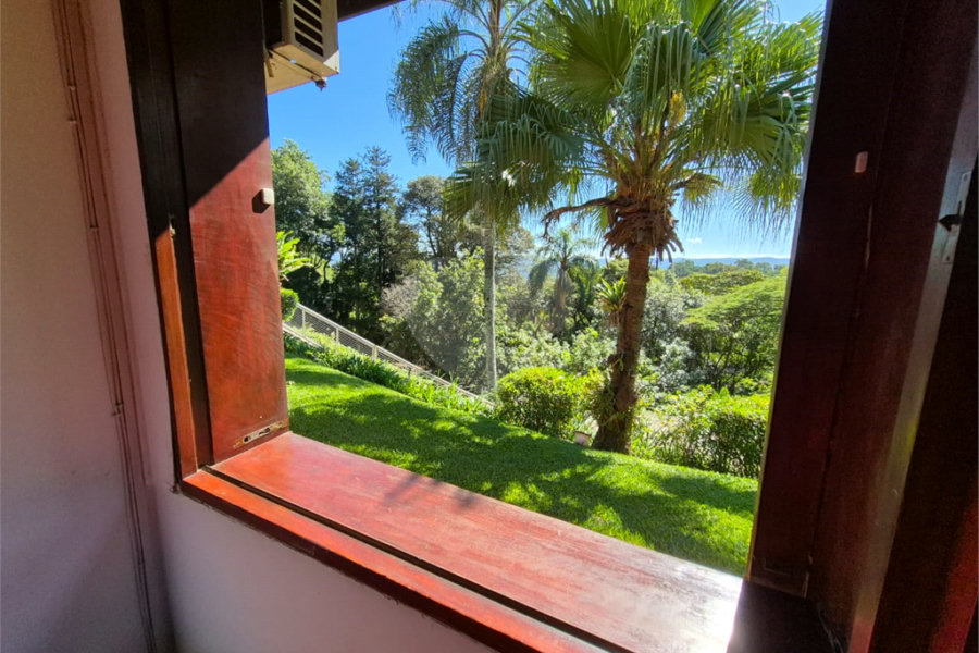 Casa Térrea à venda com 4 quartos, sendo 2 suítes, em Roseira, Mairiporã, SP