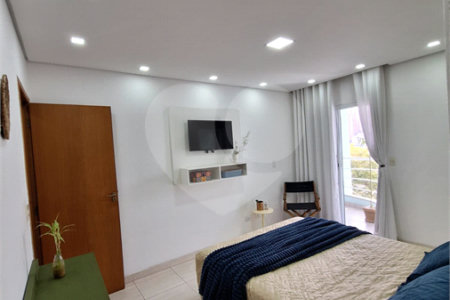 Sobrado à venda com 4 quartos, sendo 2 suítes, em Nova Petrópolis, São Bernardo do Campo, SP