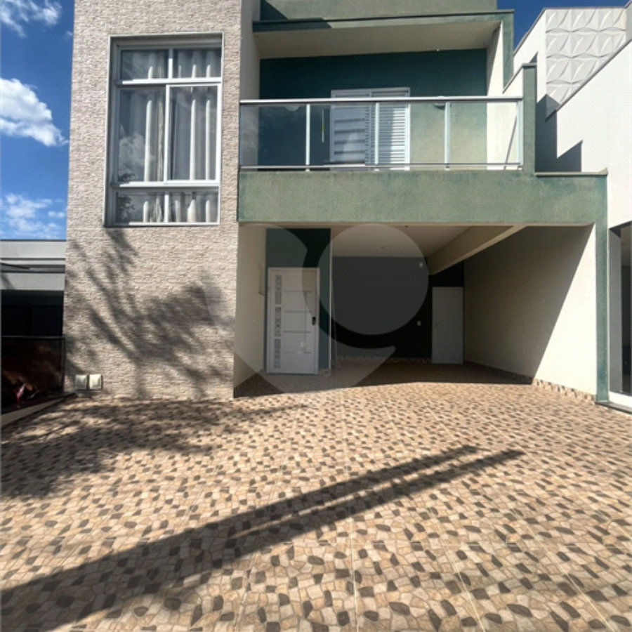 Casa à venda ou para alugar com 2 quartos, sendo 4 suítes, no condomínio Residencial Jardim Bréscia, Indaiatuba - SP