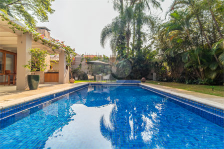 Casa à venda com 4 suítes em Campo Belo, São Paulo, SP