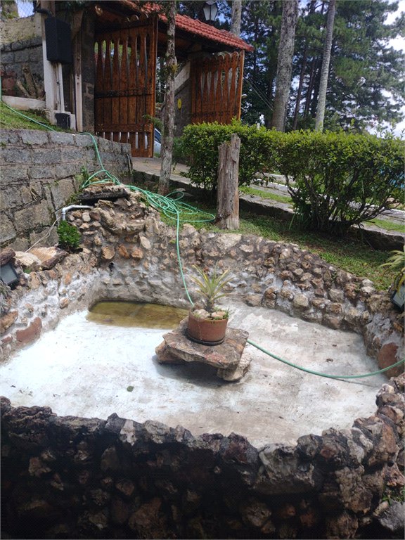 Casa à venda com 4 quartos, sendo 2 suítes,  no condomínio Cinco Lagos, Mairiporã - SP