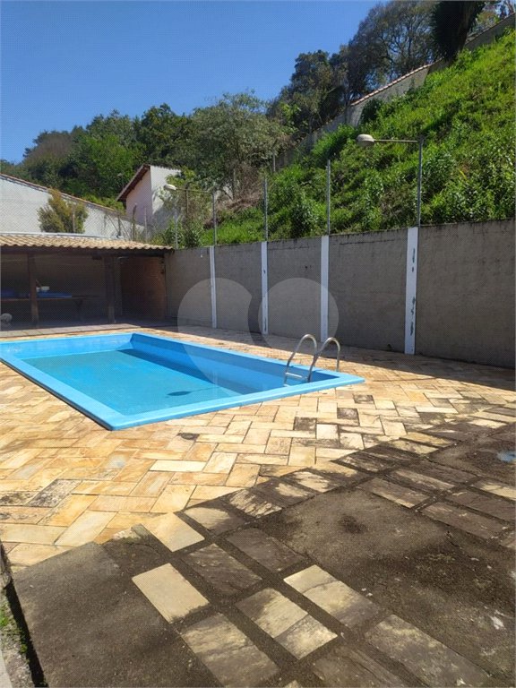 Casa à venda ou para alugar com 3 quartos, sendo 1 suíte, em Estação, São Roque, SP