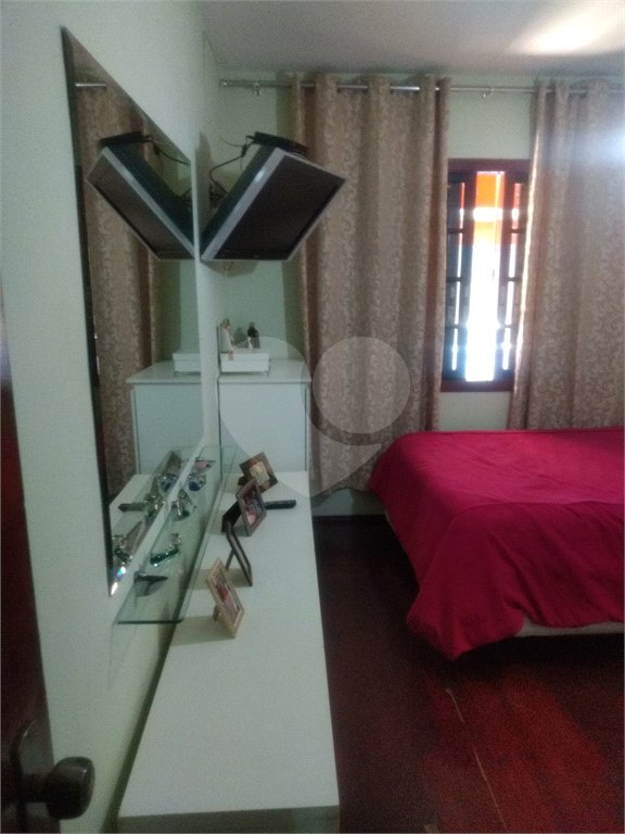 Sobrado à venda com 3 quartos em Horto, São Paulo, SP