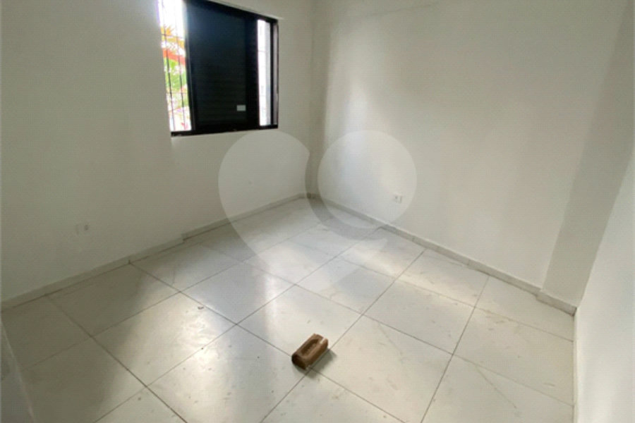 Casa à venda com 3 quartos em Carandiru, São Paulo, SP