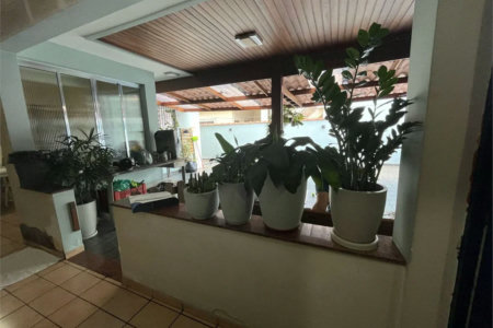 Casa à venda com 3 quartos, sendo 1 suíte,  em Jardim Casablanca, São Paulo, SP