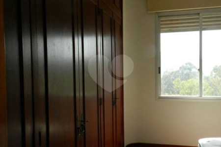 Apartamento à venda com 3 quartos, sendo 1 suíte, em Alto da Boa Vista, São Paulo, SP