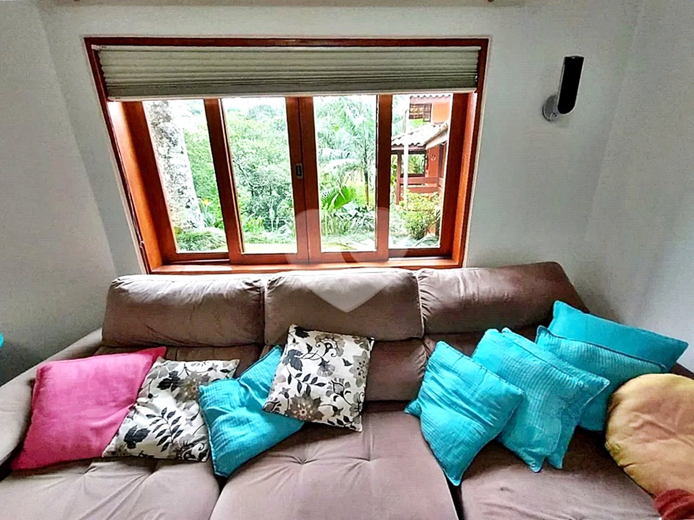 Casa à venda com 4 quartos, sendo 2 suítes, no condomínio Parque Imperial da Cantareira, Mairiporã - SP