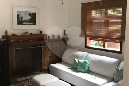 Sobrado à venda com 5 quartos, sendo 3 suítes, em Barra do Una, São Sebastião, SP